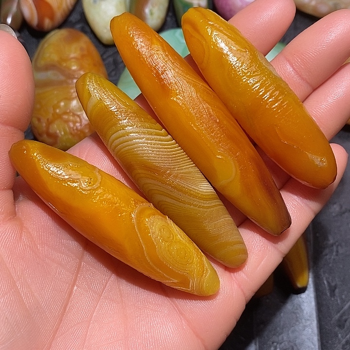 刀***e玛瑙/玉髓合金颈饰