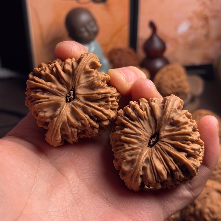 @****文玩核桃吊坠南疆46