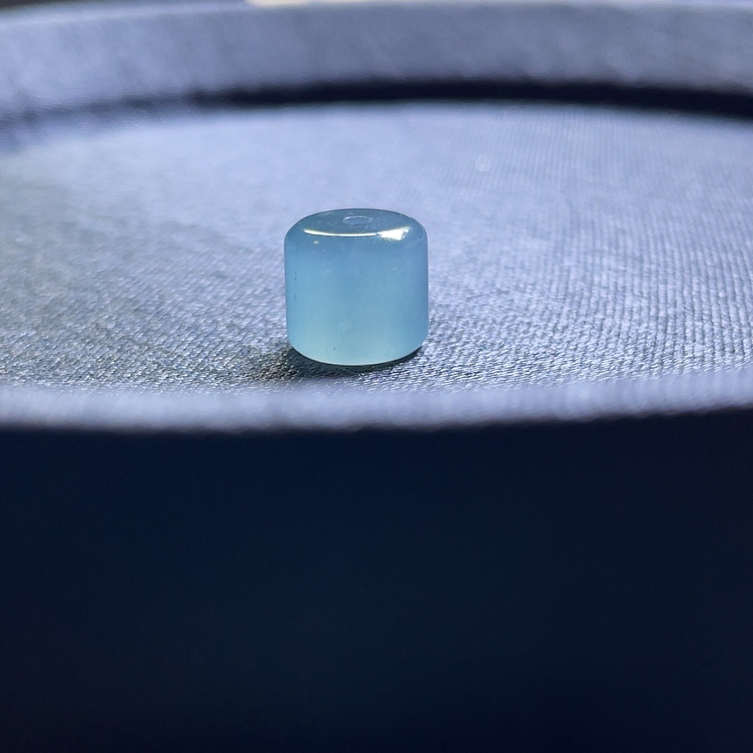 翡翠散珠9.1*8.4桶珠单个