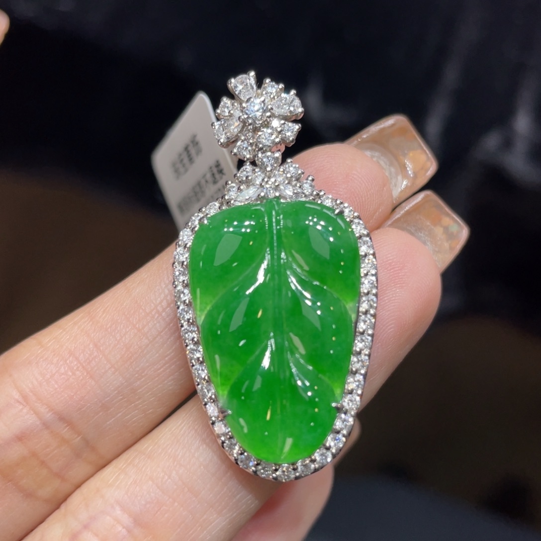 翡翠颈饰18K金镶嵌天然缅甸翡翠