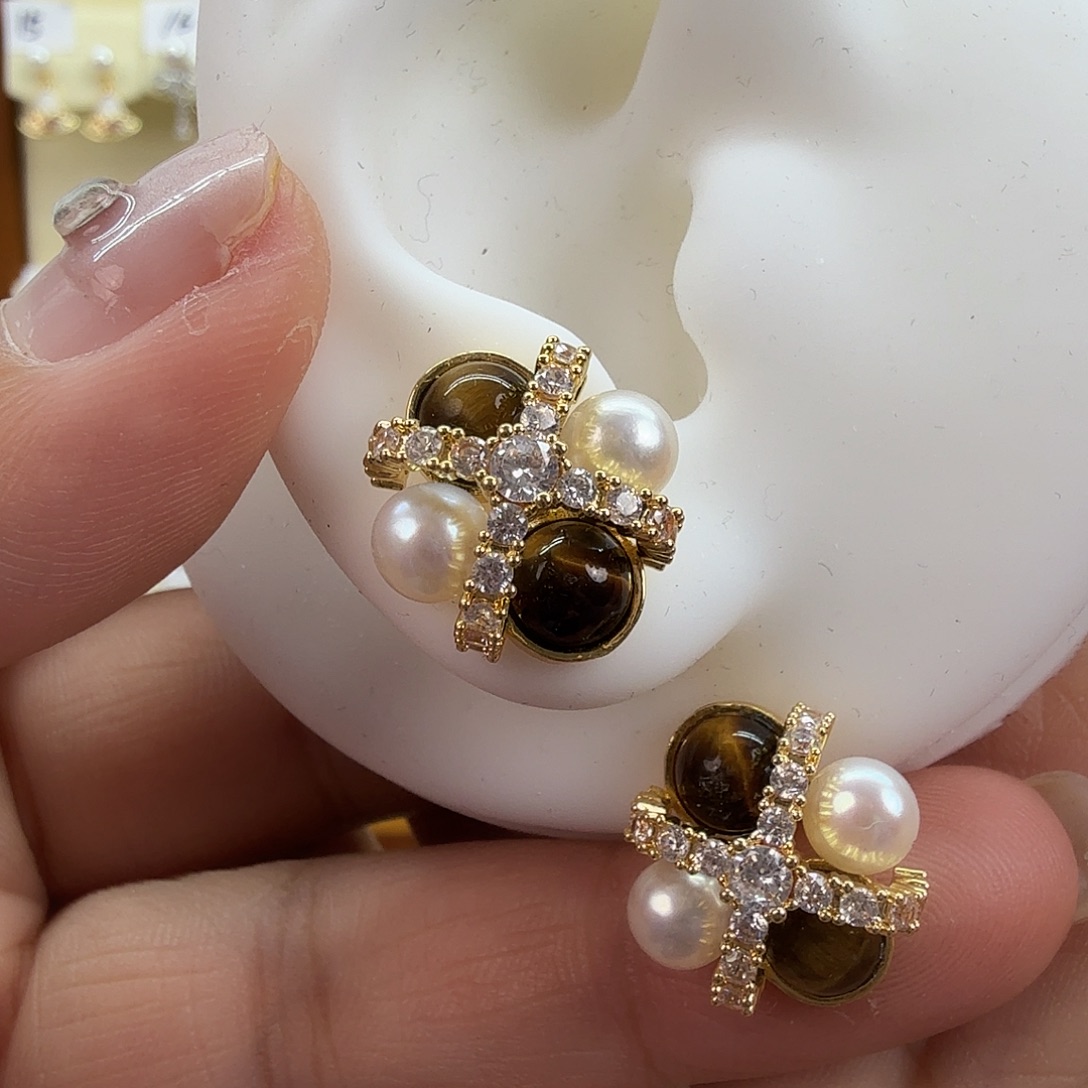 淡水珍珠耳饰未镶嵌