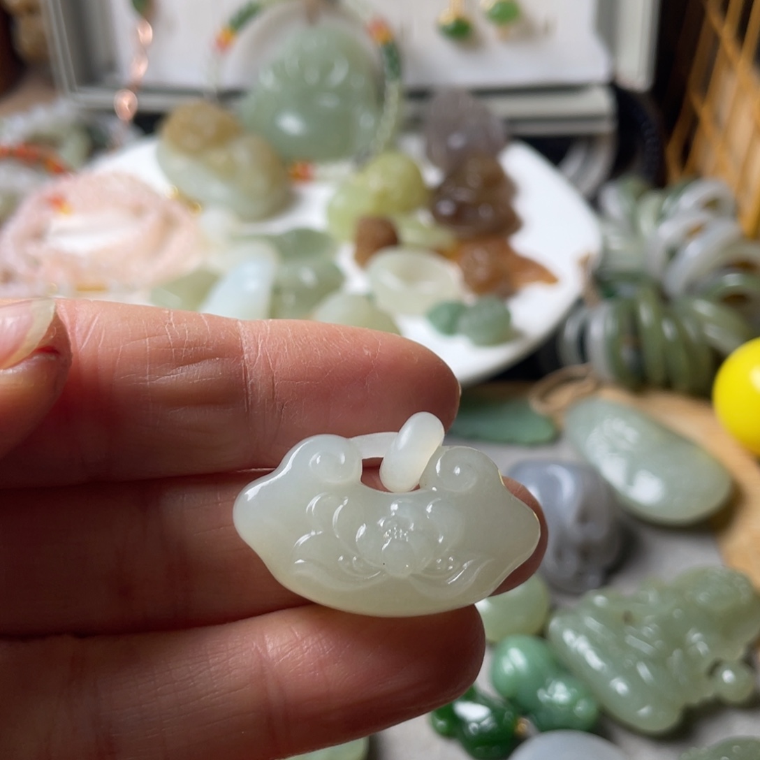 和田玉未镶嵌颈饰