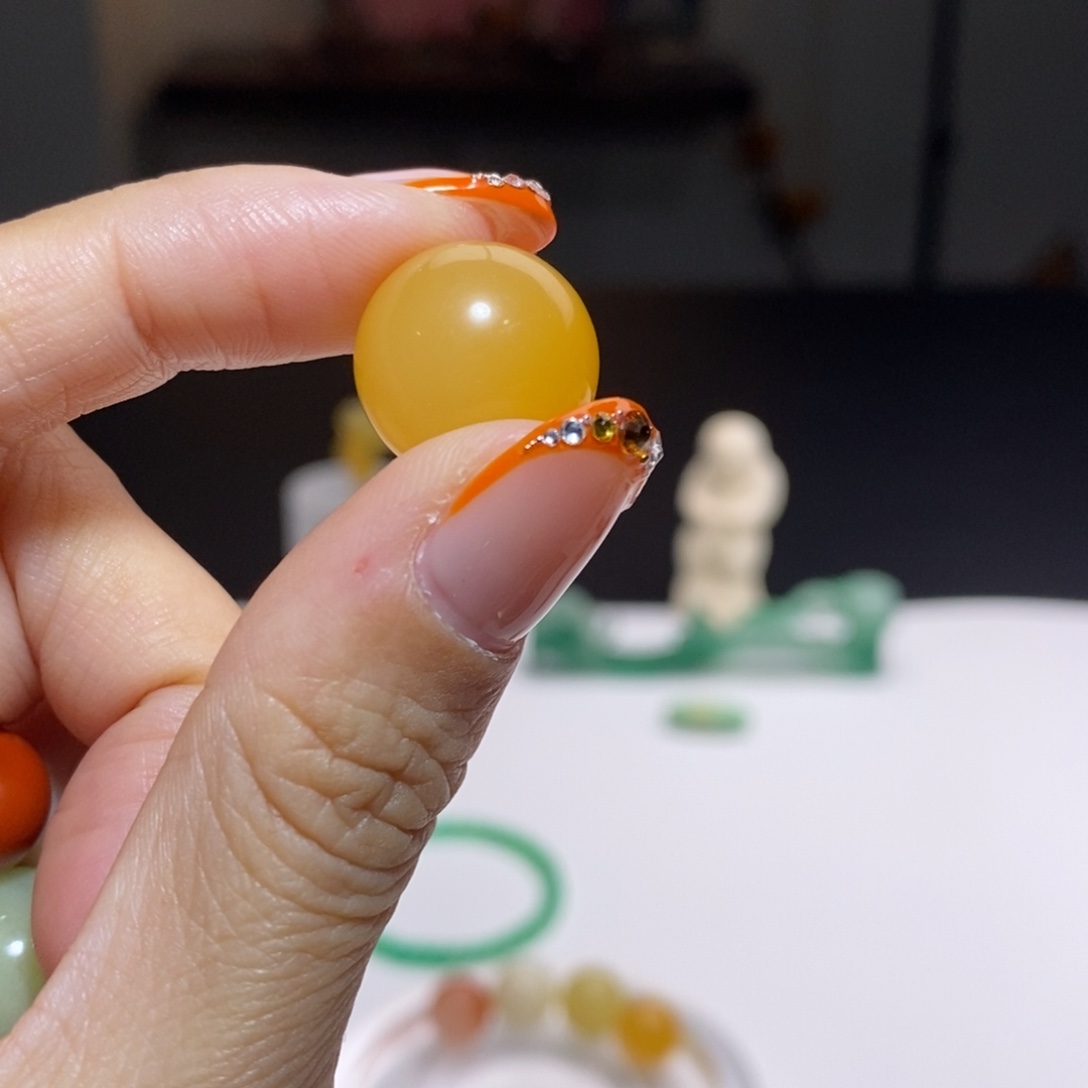 用***2石英质玉（缅黄）未镶嵌颈饰