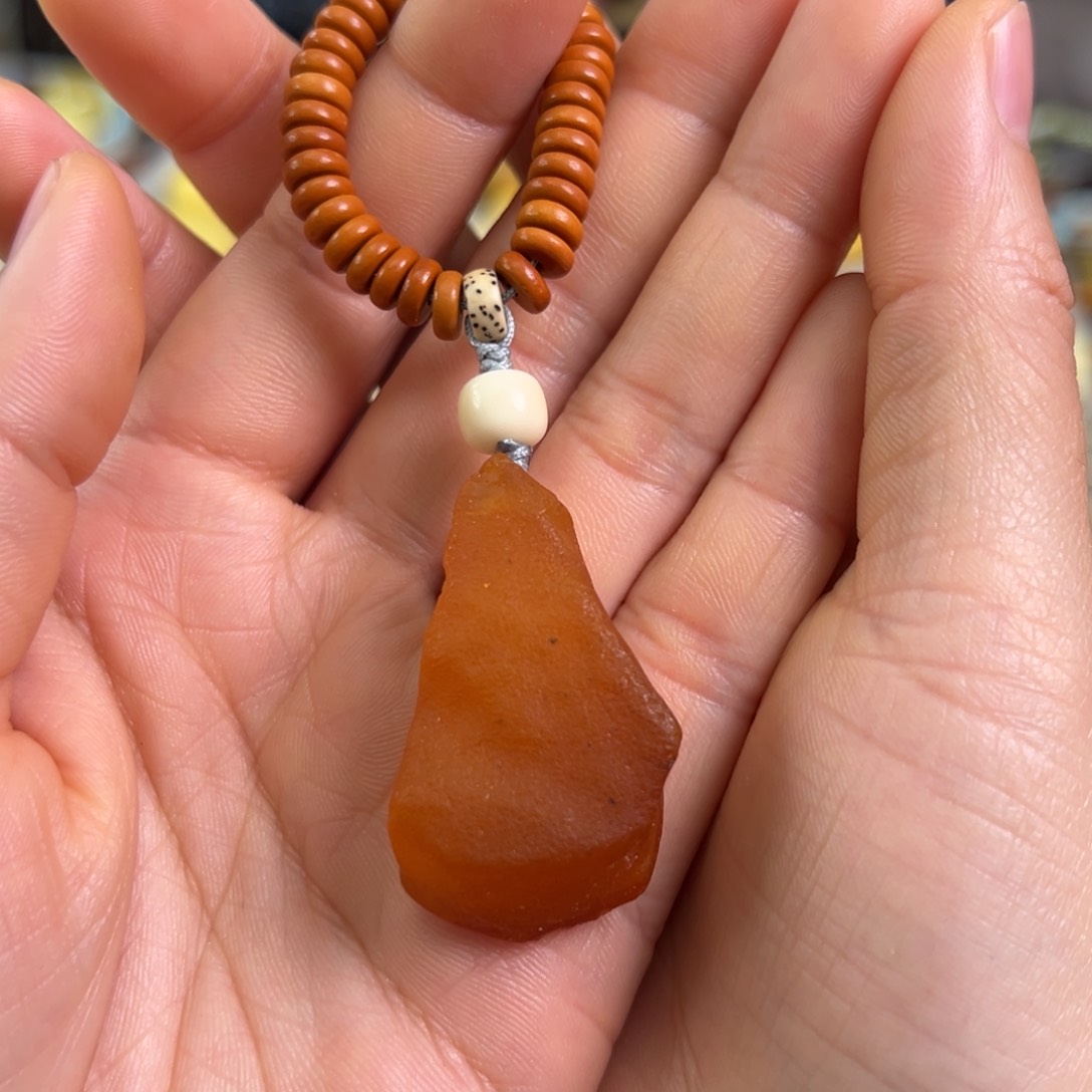 蜜蜡裸石未镶嵌蜜蜡