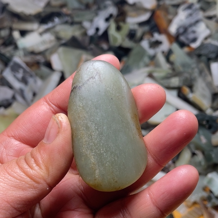 和田玉未镶嵌珠宝半成品