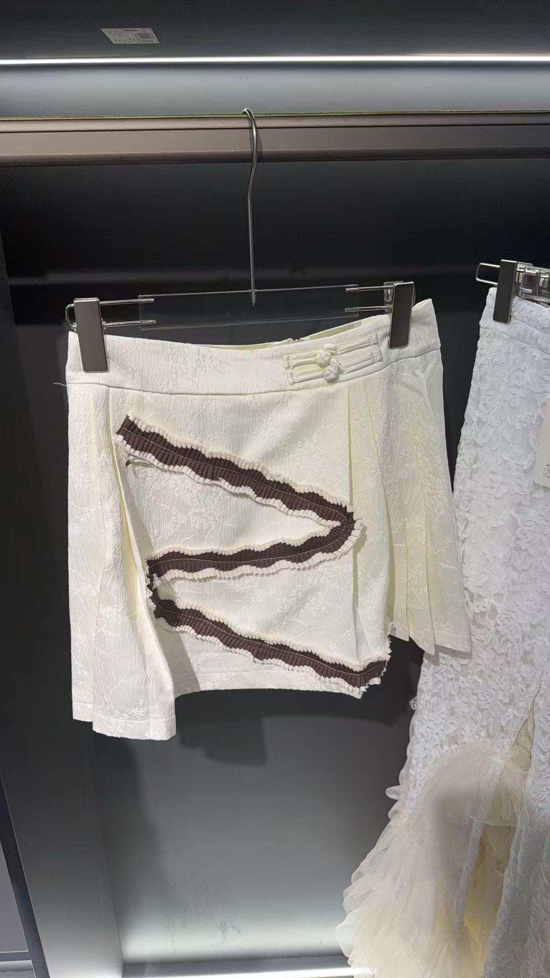 纯色成人短裙常规款高腰半身裙白色夏季慵懒风自发热2485百搭女士