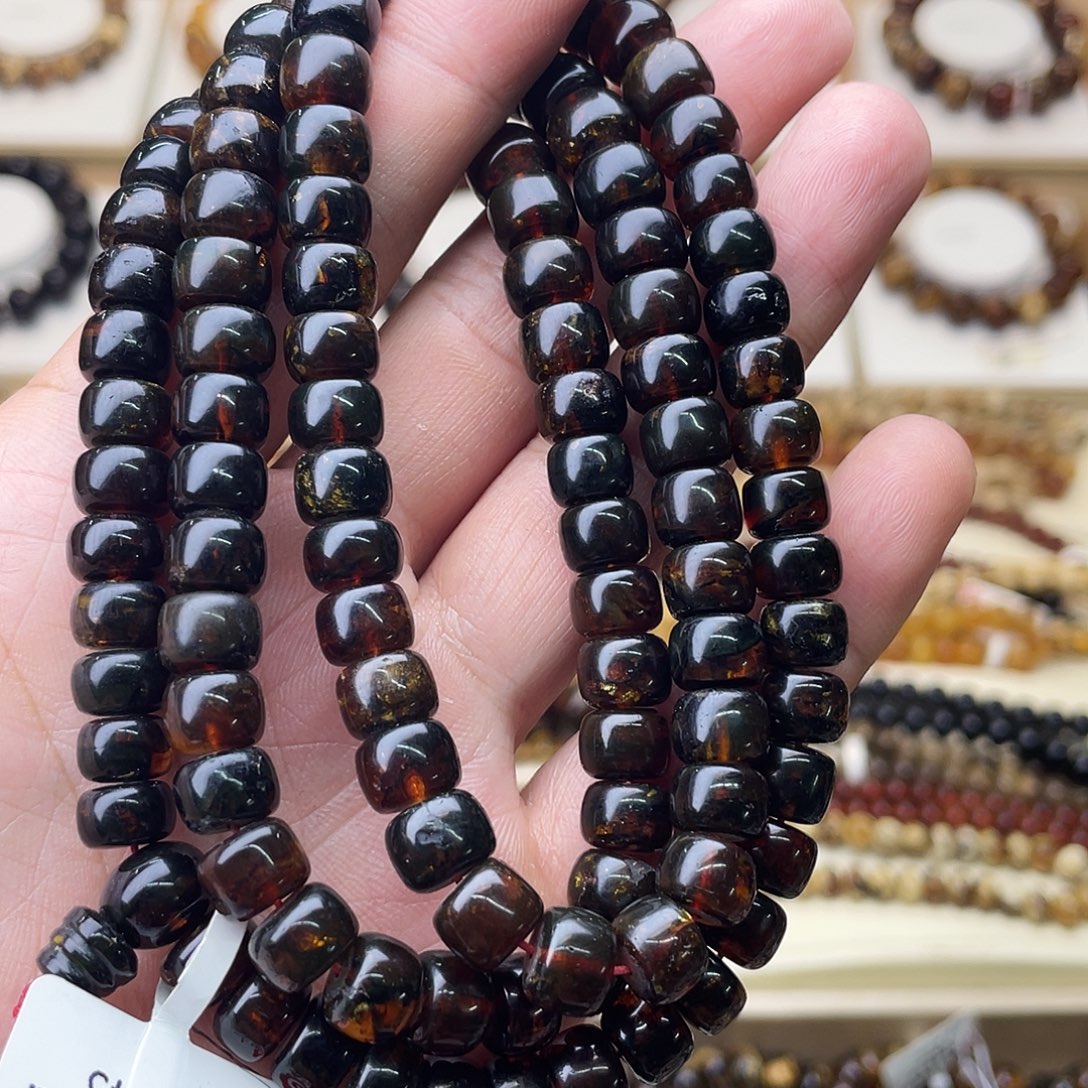 赵***寓裸石琥珀未镶嵌八71345