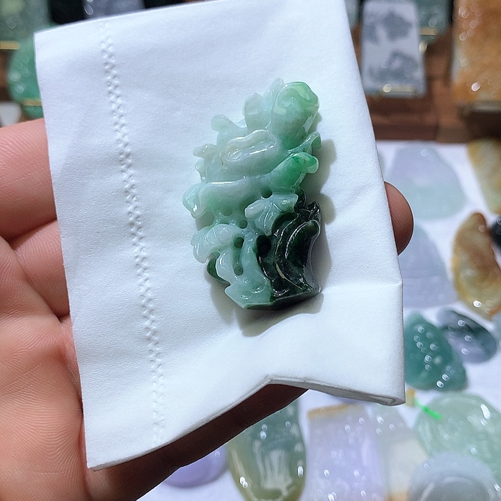 翡翠颈饰未镶嵌挂件