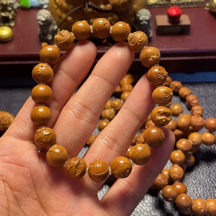 猴头核桃雕刻瑕疵机器猫