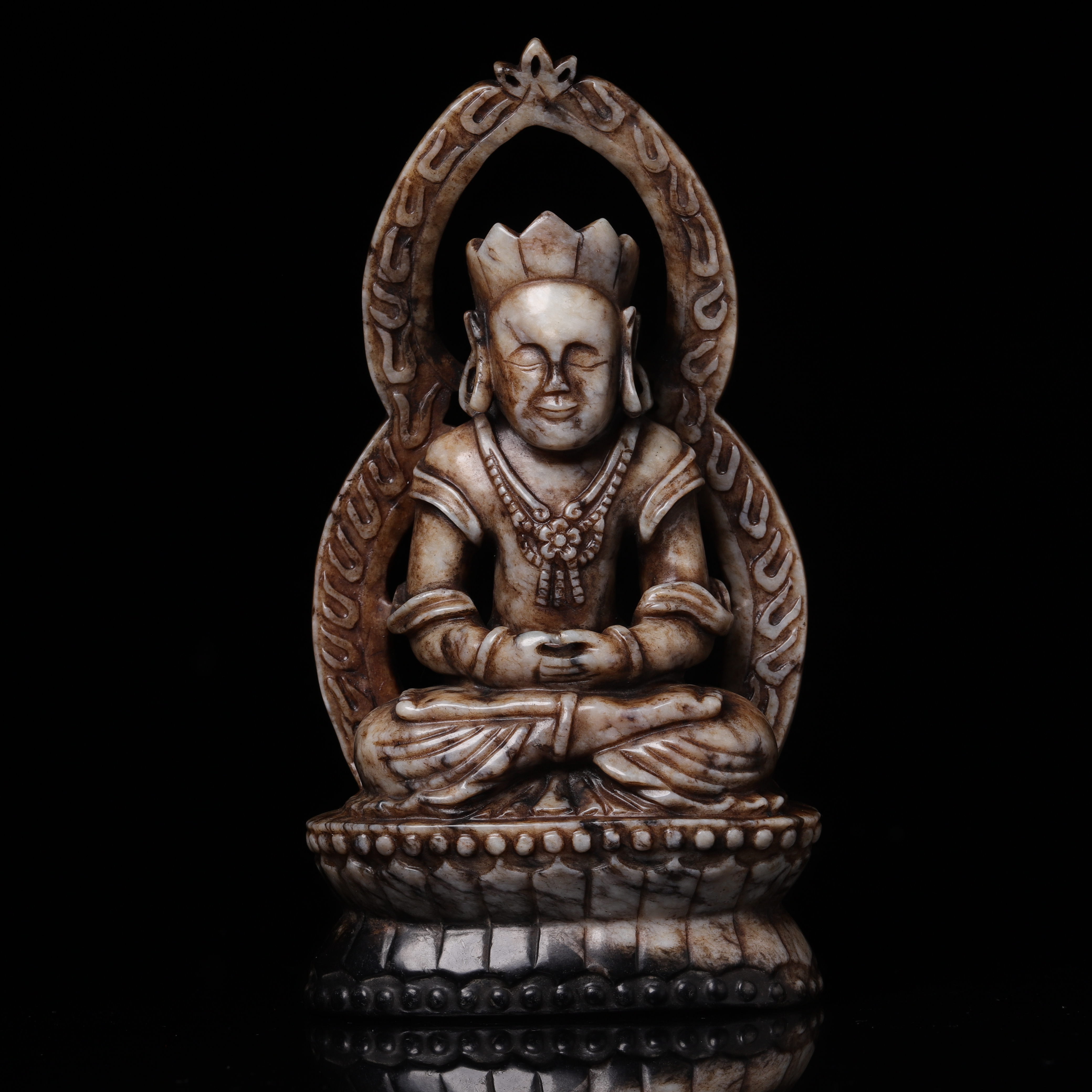 明代和田玉佛造像