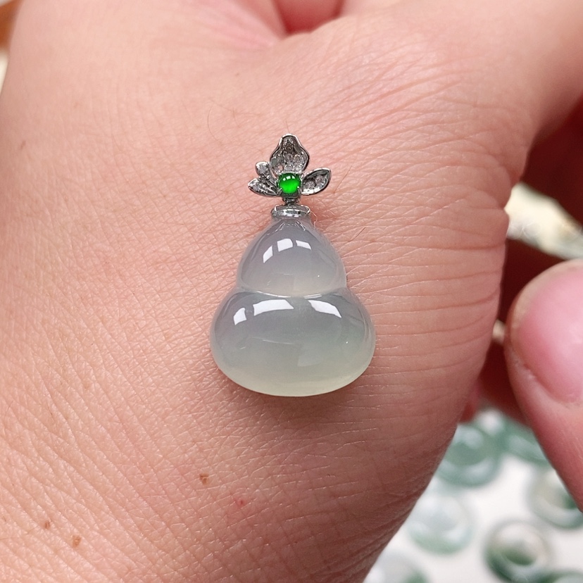 【闪购商品】翡翠吊坠(不含链)18K金镶嵌