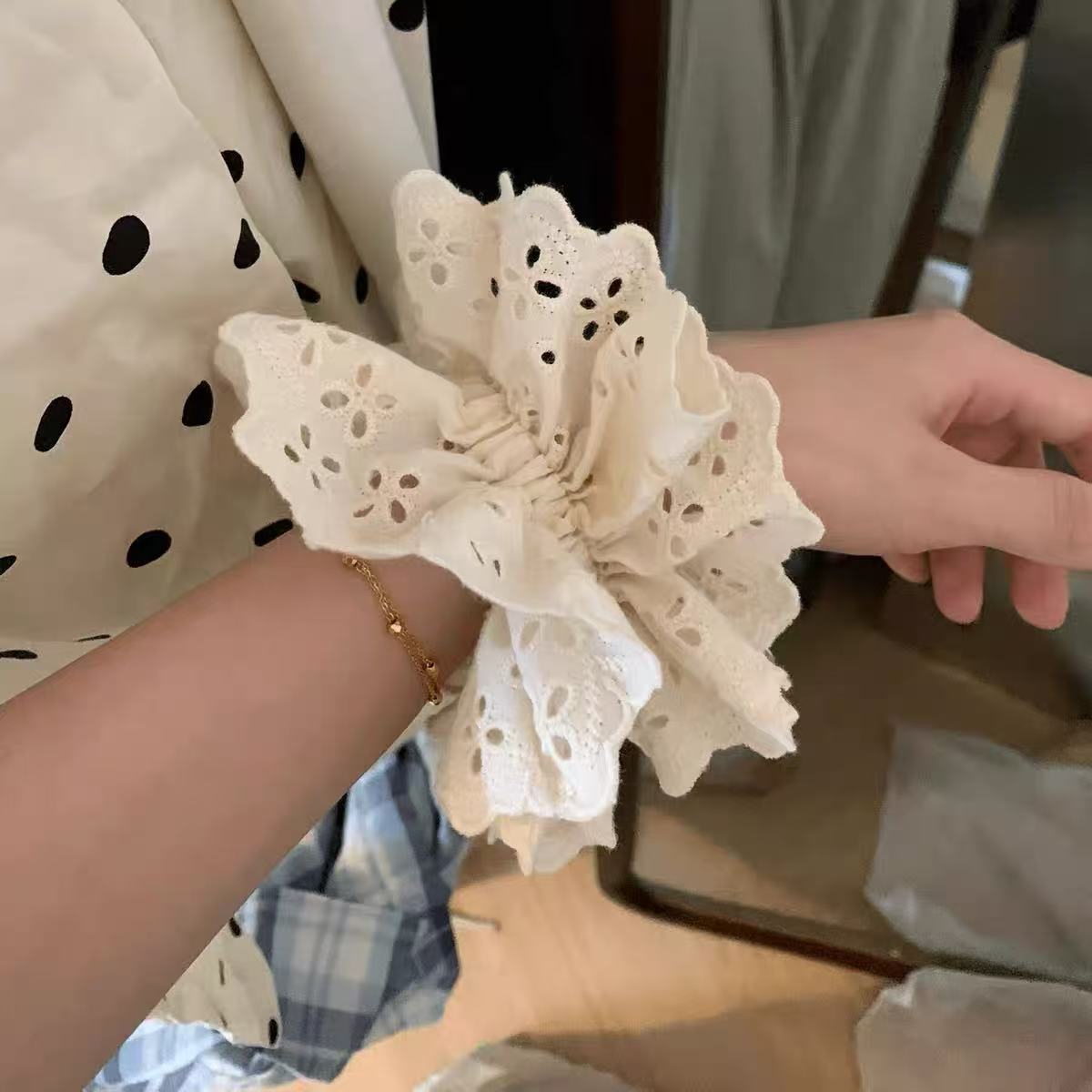  超仙蕾丝花边重工钩花大肠发圈