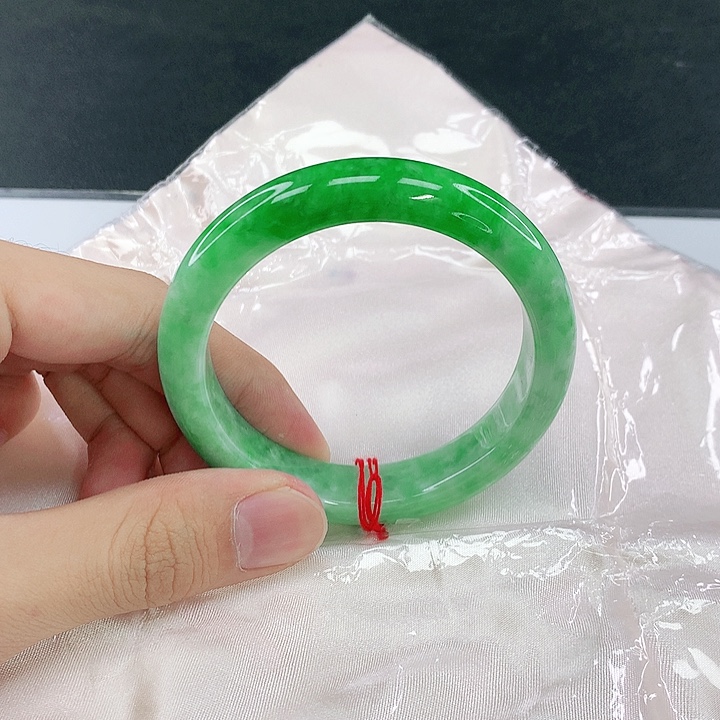 翡翠未镶嵌手镯圈56。11046