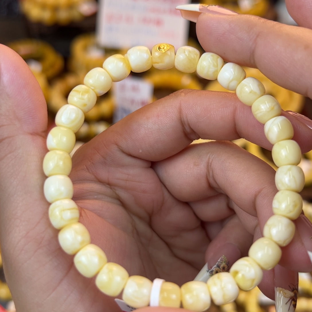 琥珀裸石未镶嵌jnjhhhbbbbnnn