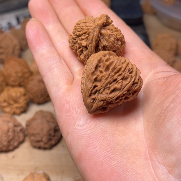 陆***.吊坠文玩核桃南疆