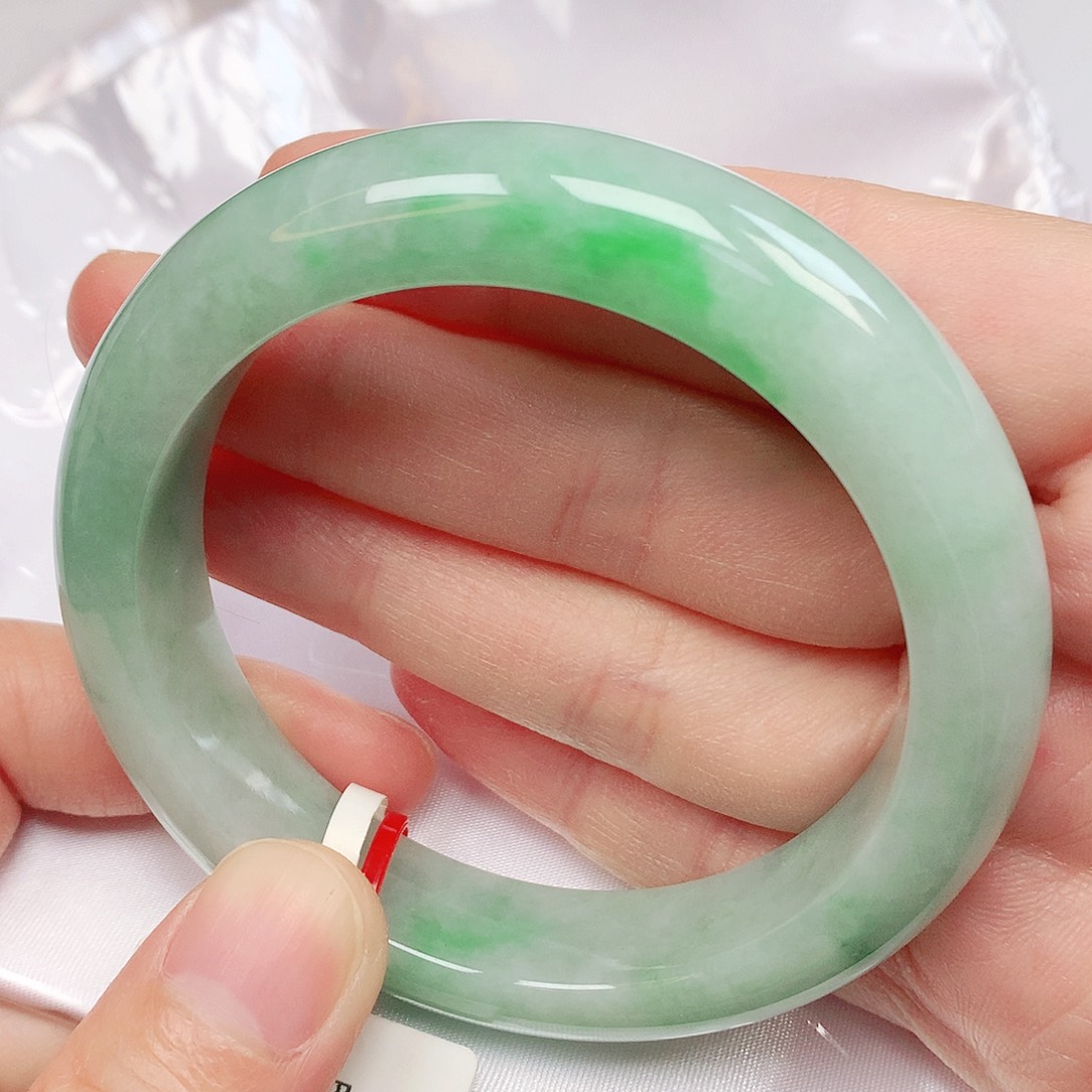 翡翠手镯未镶嵌抖音841