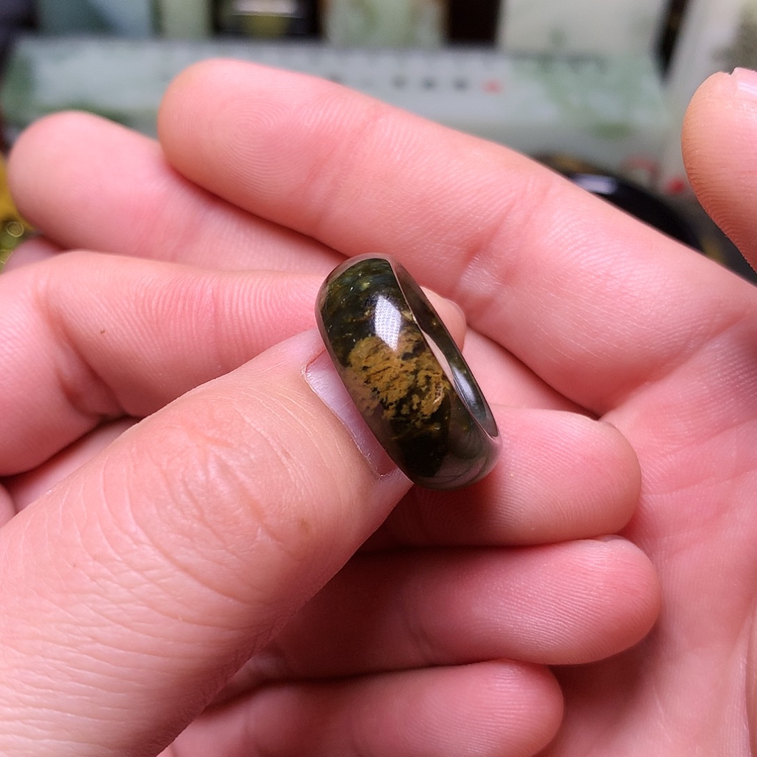 岫岩河磨玉（透闪石质玉）戒指未镶嵌