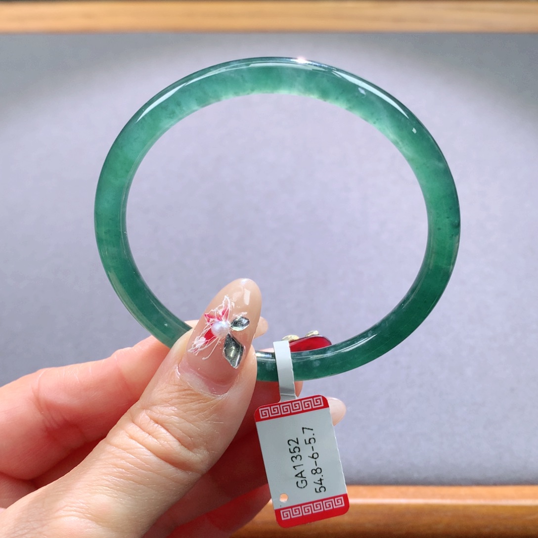 翡翠手镯未镶嵌天然翡翠手镯叮当镯