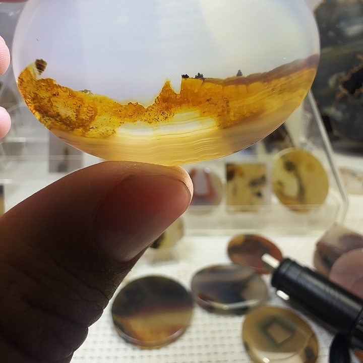 玛瑙/玉髓未镶嵌珠宝奇石