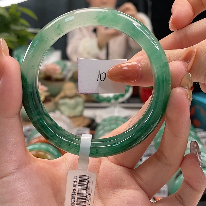 石英质玉手镯未镶嵌天然A货非洲翠手镯