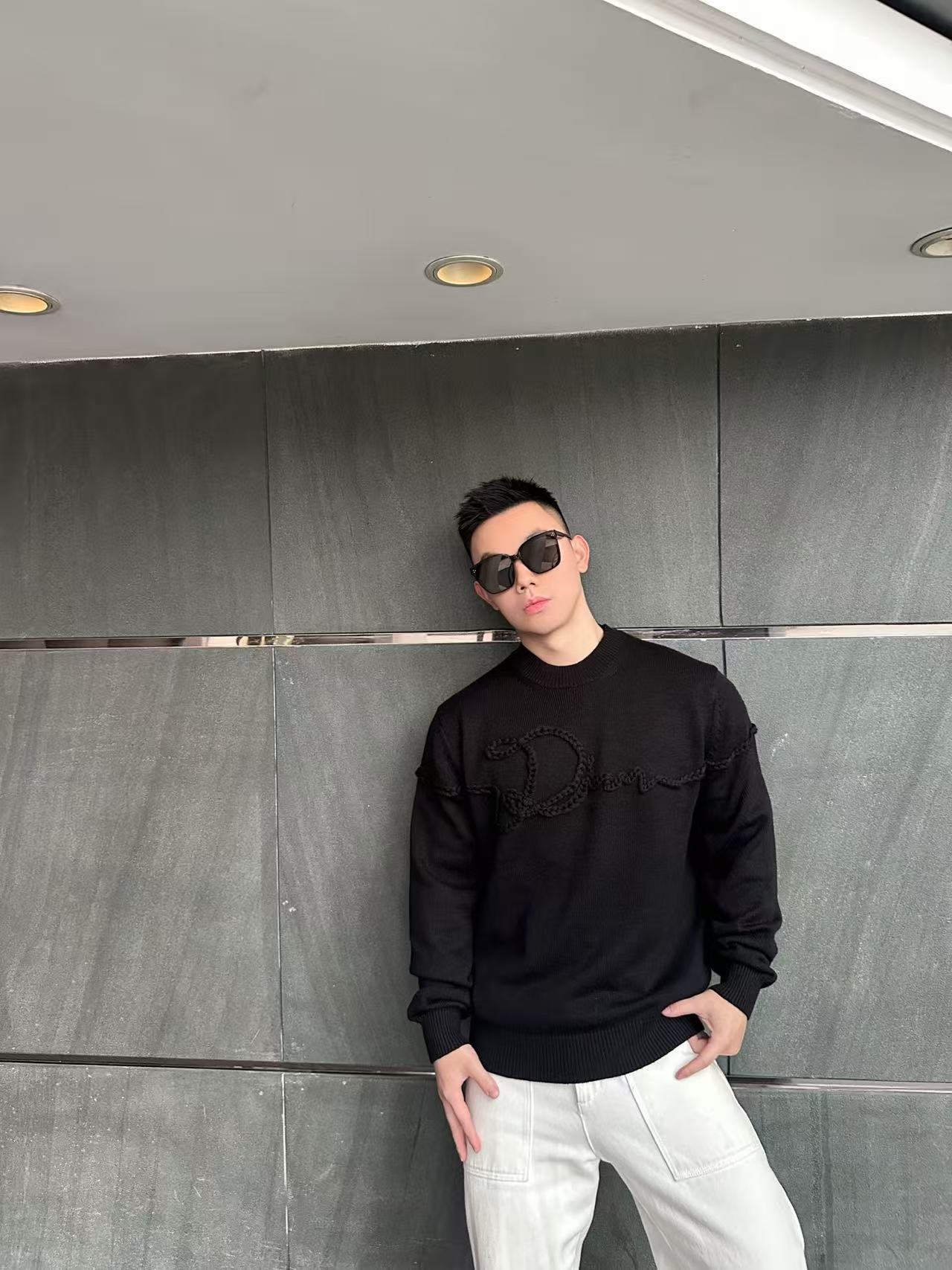 春秋季男装圆领平纹毛衣-AA502