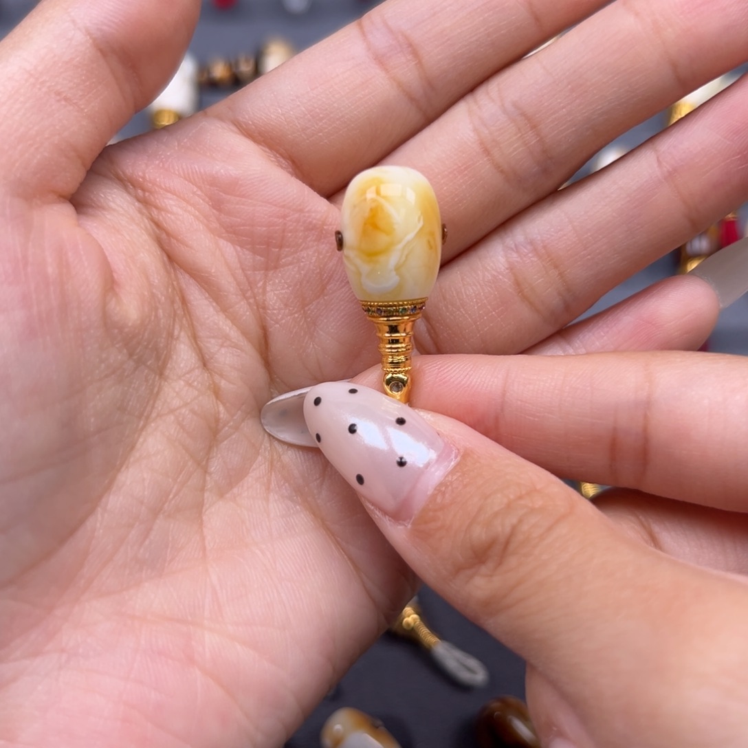 琥珀未镶嵌裸石12mm