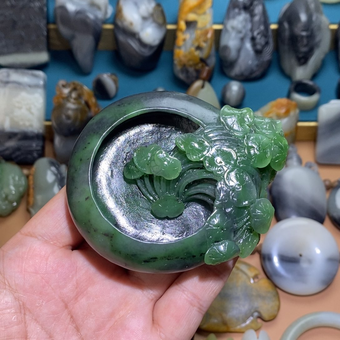 未镶嵌和田玉摆件