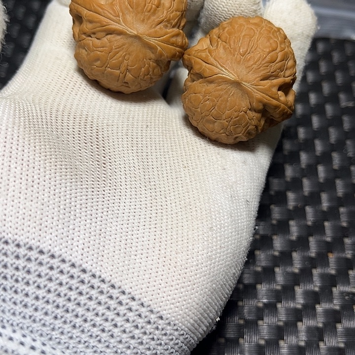 文玩核桃吊坠大团圆