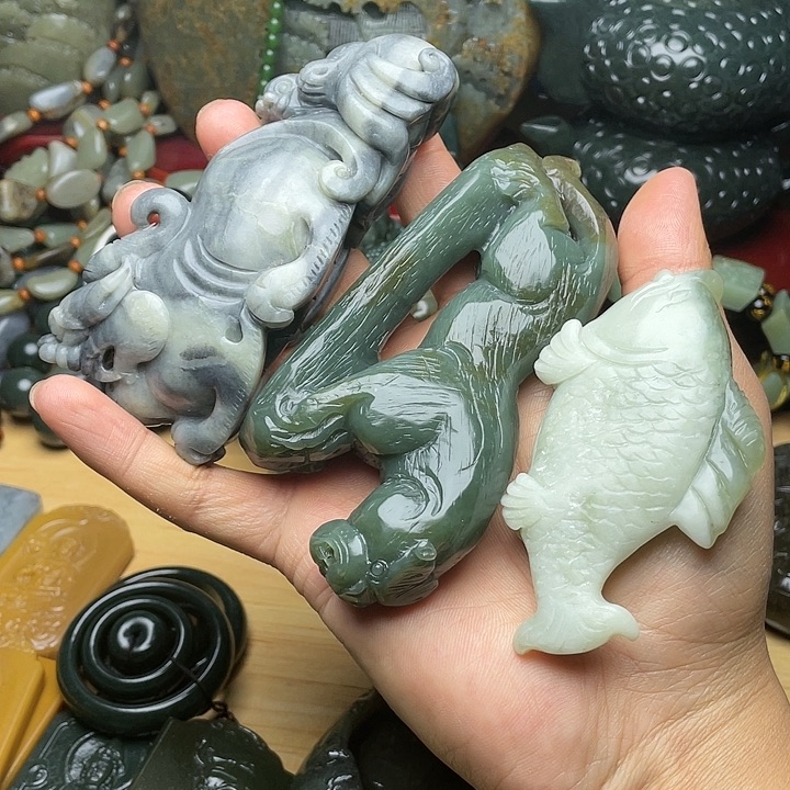 前***生和田玉未镶嵌挂件