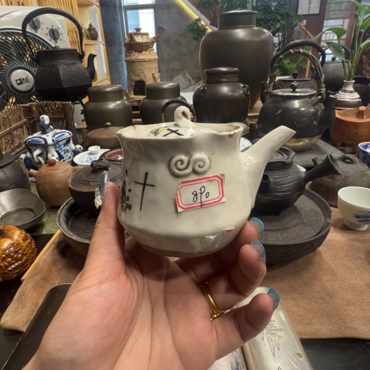 清***叶茶杯里的水也是很