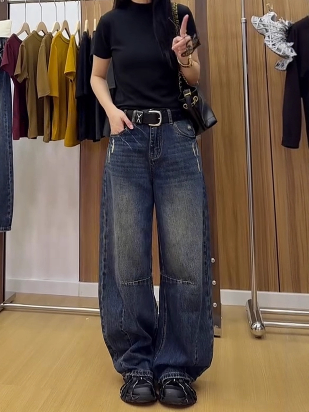 2025秋季新款高腰复古阔腿牛仔裤大码胖mm宽松显瘦洋气拖地弯刀裤
