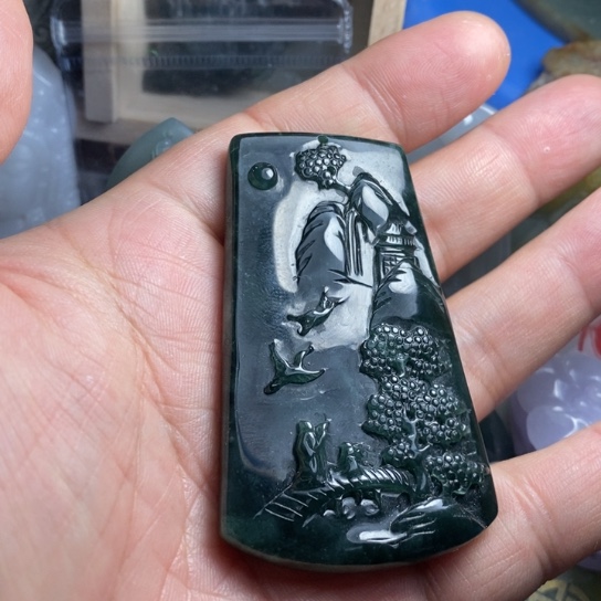 翡翠颈饰未镶嵌翡