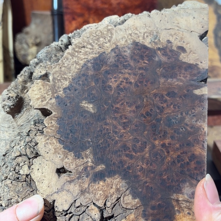 花梨木类哦****?刺猬紫檀留疤料有瑕疵