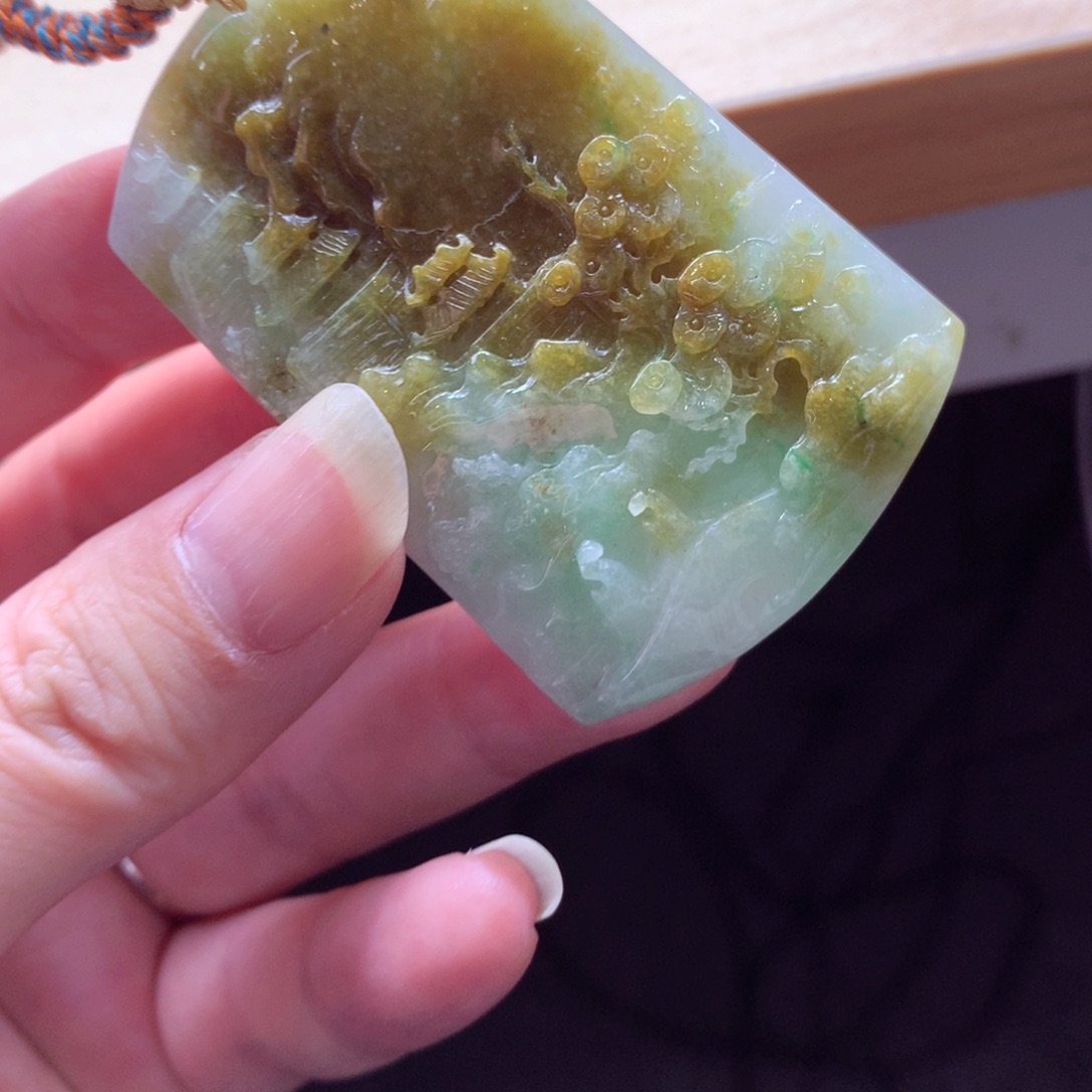 翡翠颈饰未镶嵌吊坠