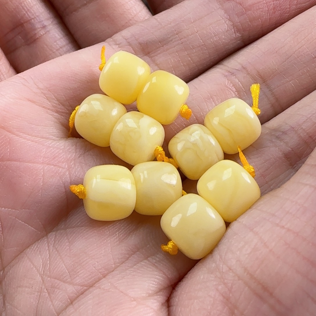 琥珀珠宝奇石未镶嵌多样性发其一