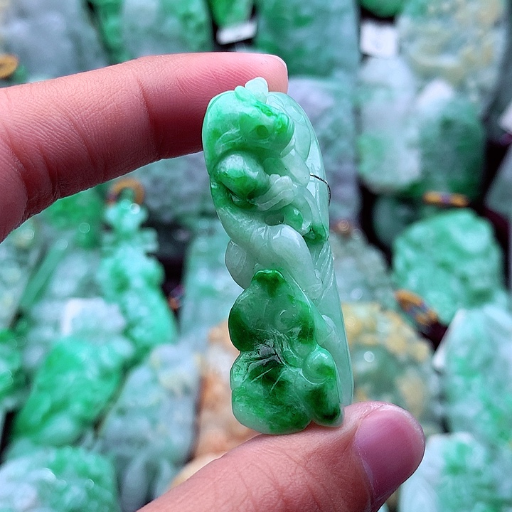 翡翠吊坠(不含链)未镶嵌