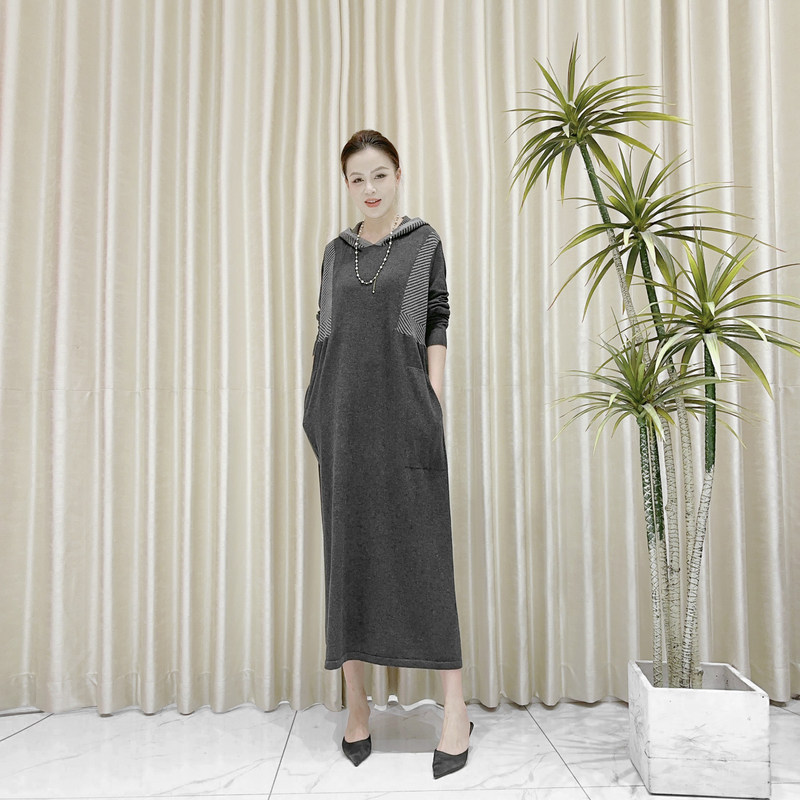 9764灰色条纹带帽气质设计师秋冬长款轻奢针织连衣裙时尚复古