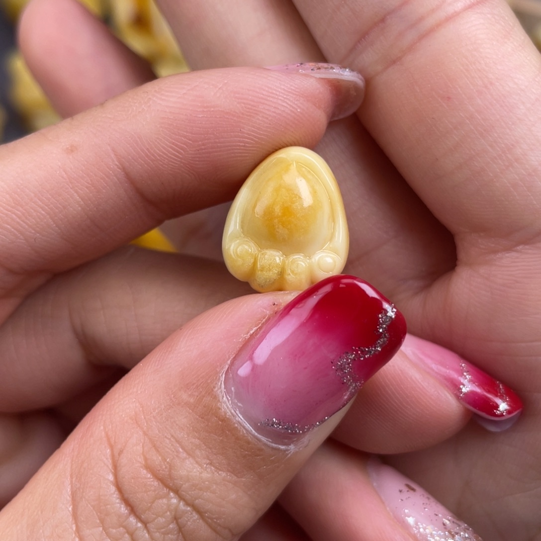 琥珀裸石未镶嵌蜜蜡