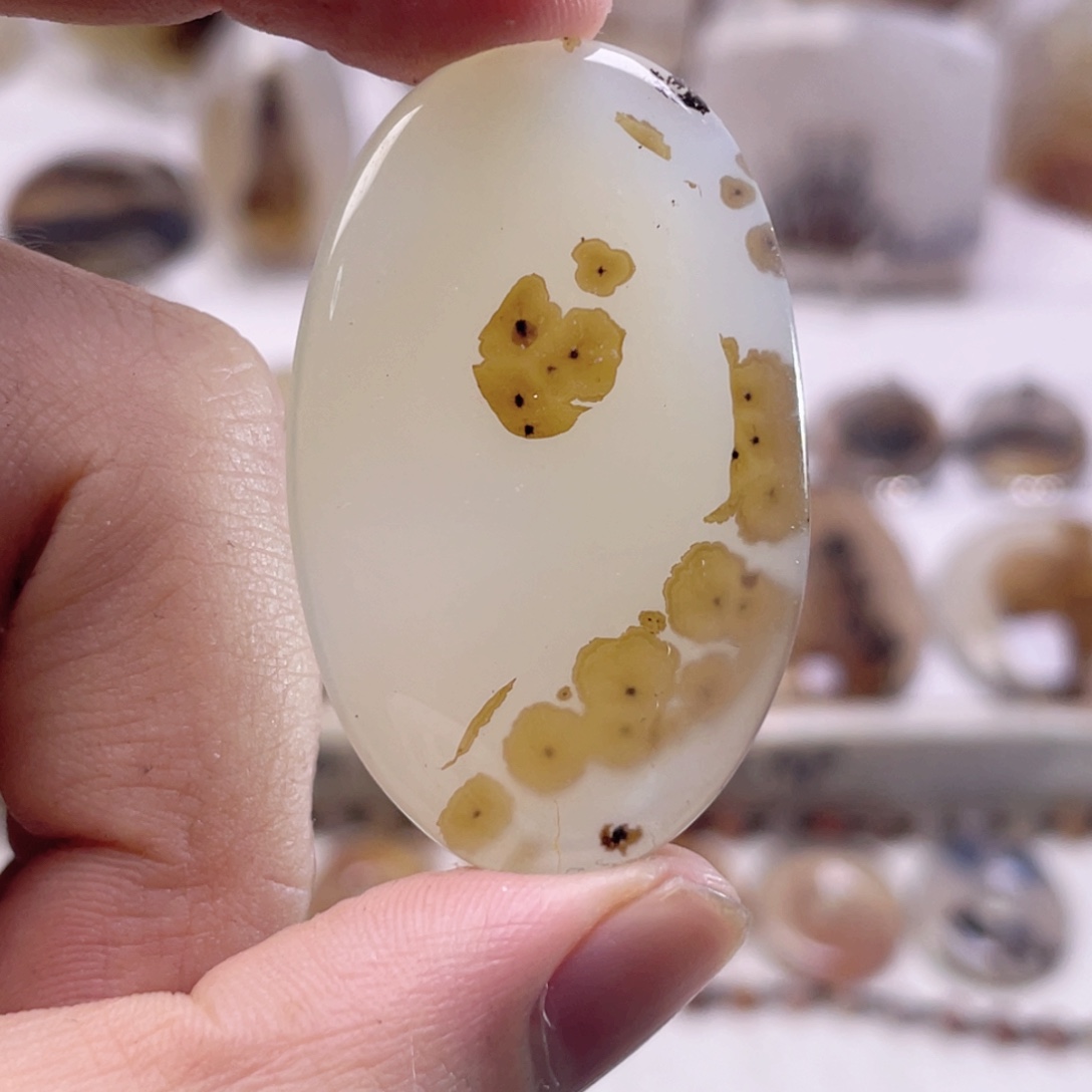 玛瑙/玉髓未镶嵌珠宝奇石