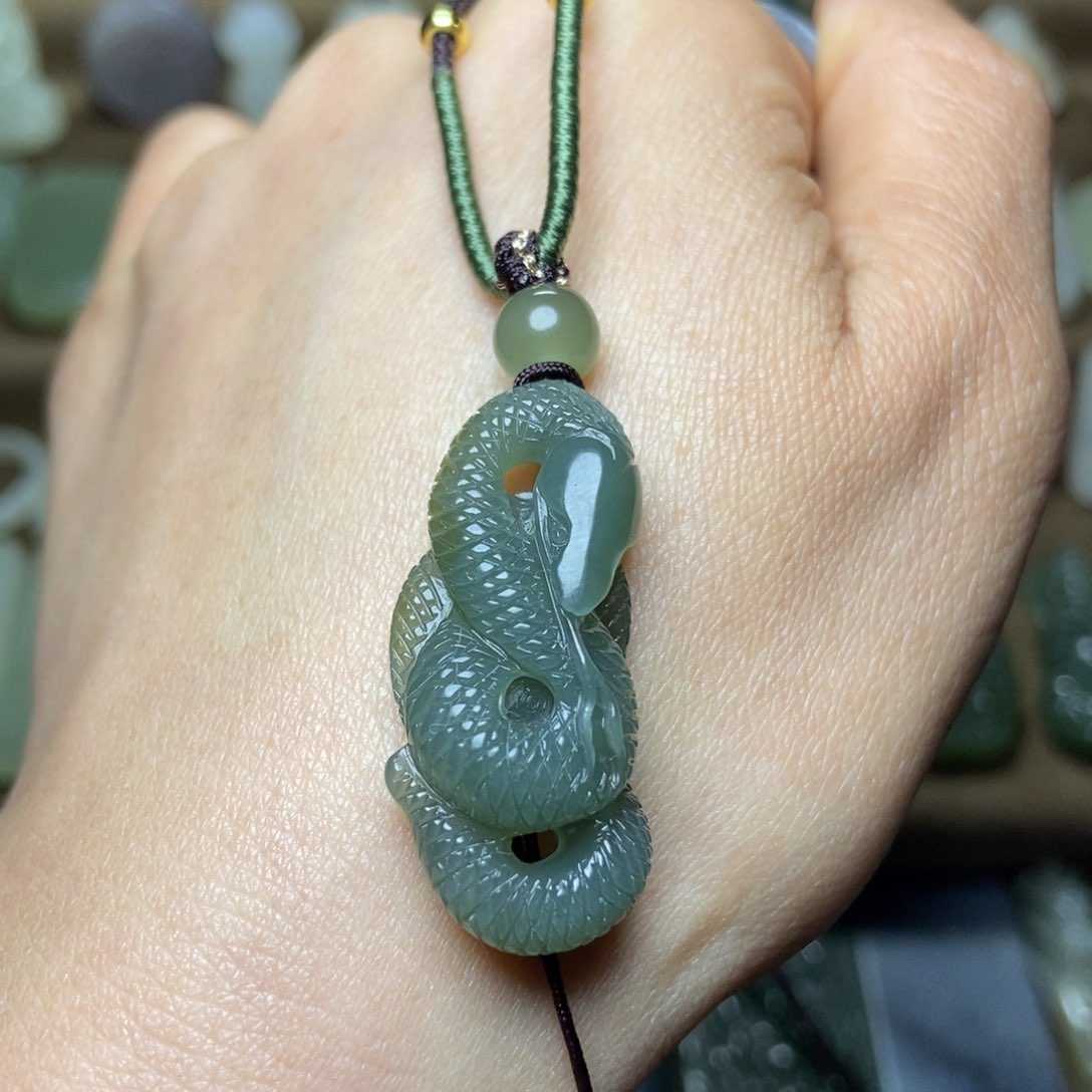 和田玉颈饰未镶嵌