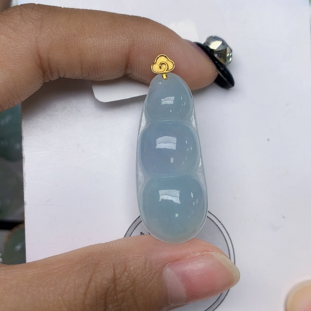 颈饰18K金镶嵌翡翠天然翡翠