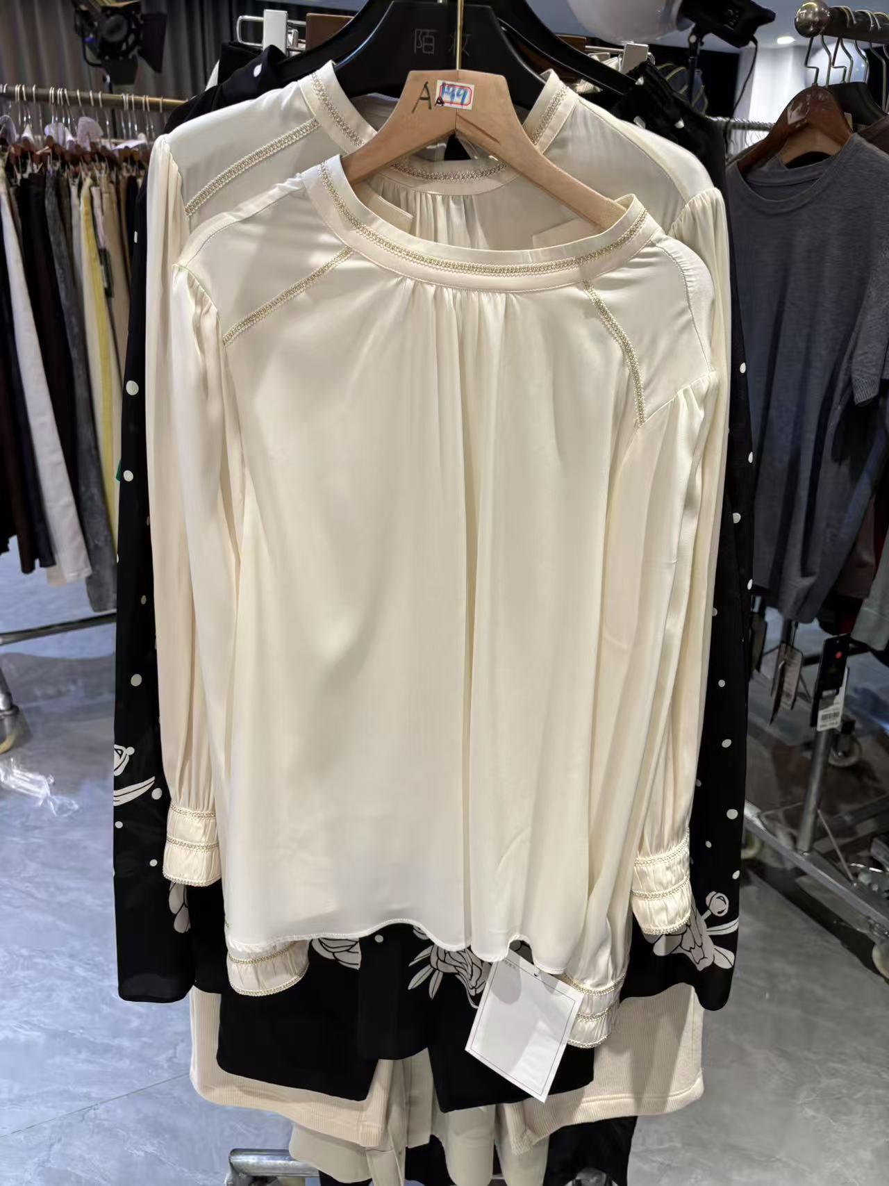 品牌桑蚕丝上衣 516119