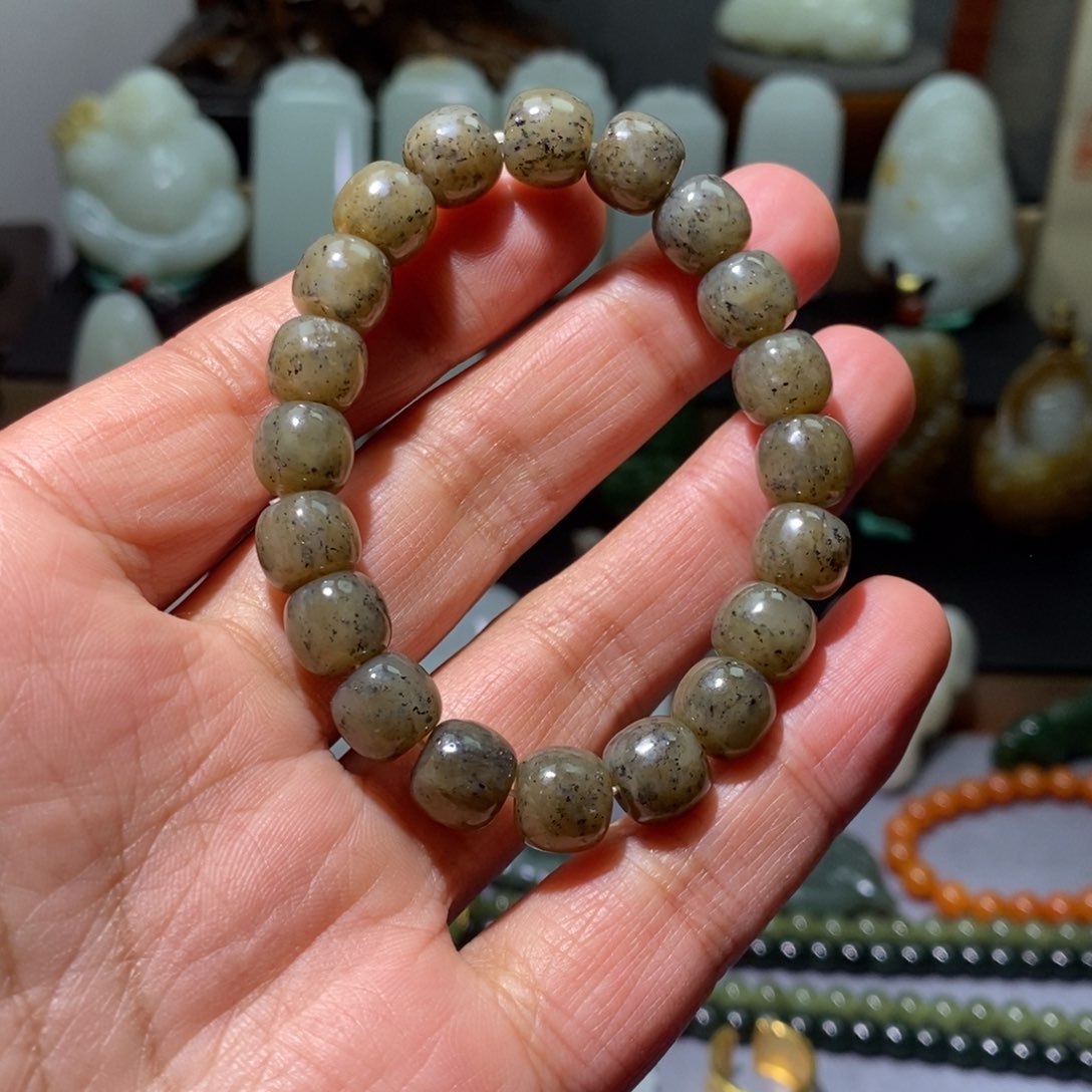 和田玉颈饰未镶嵌