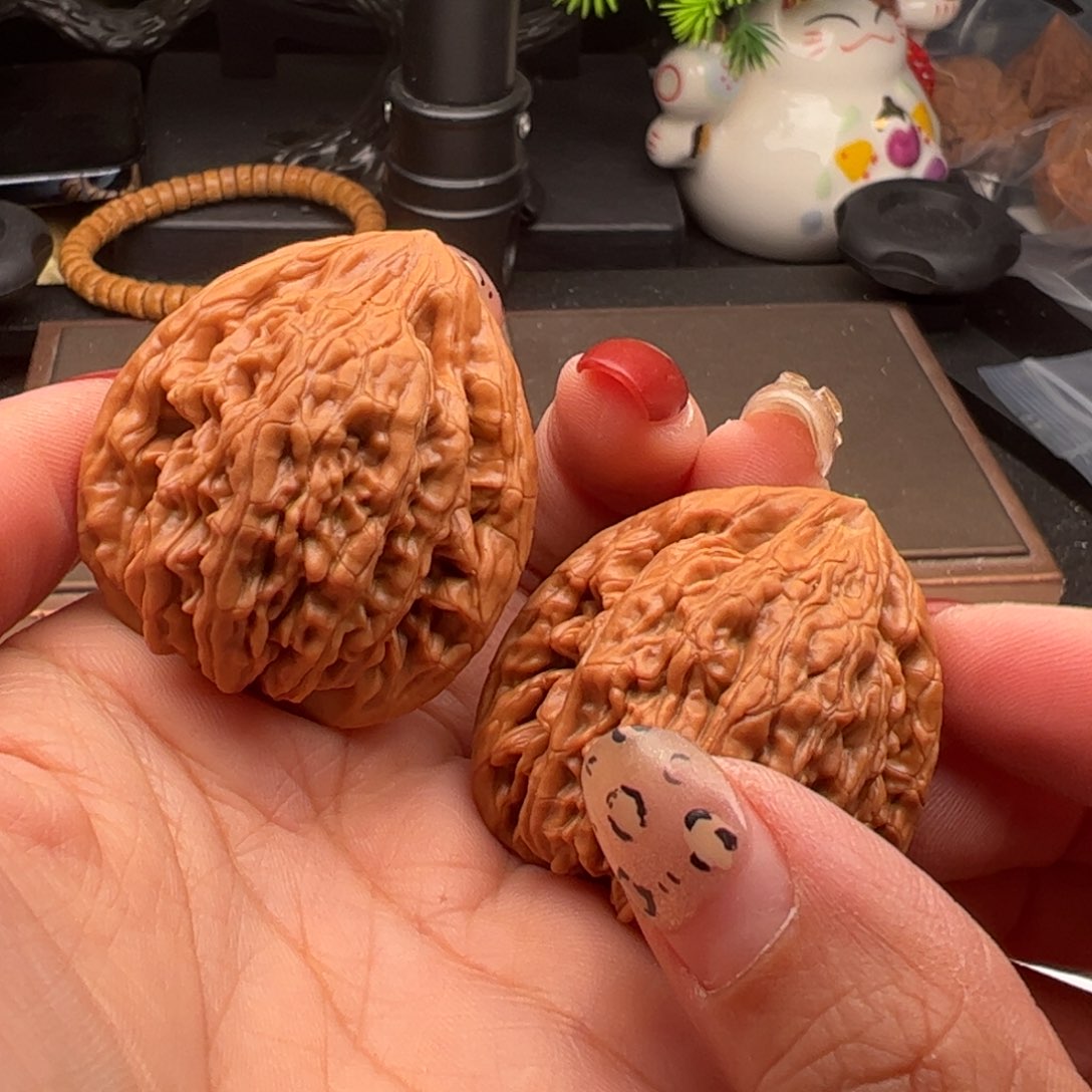 文玩核桃吊坠滢虎头王39