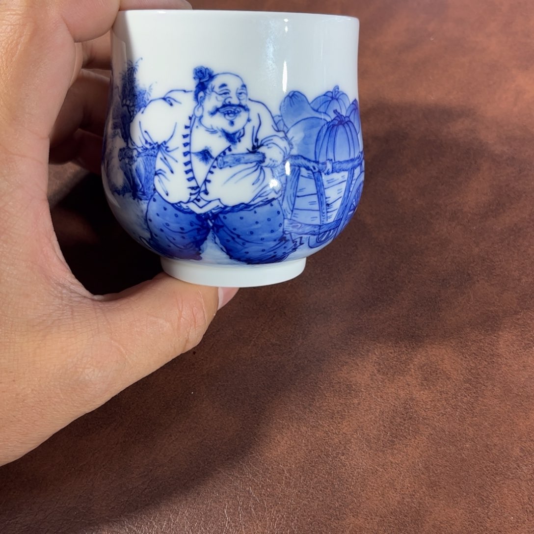 杯子手工手绘的陶瓷的，