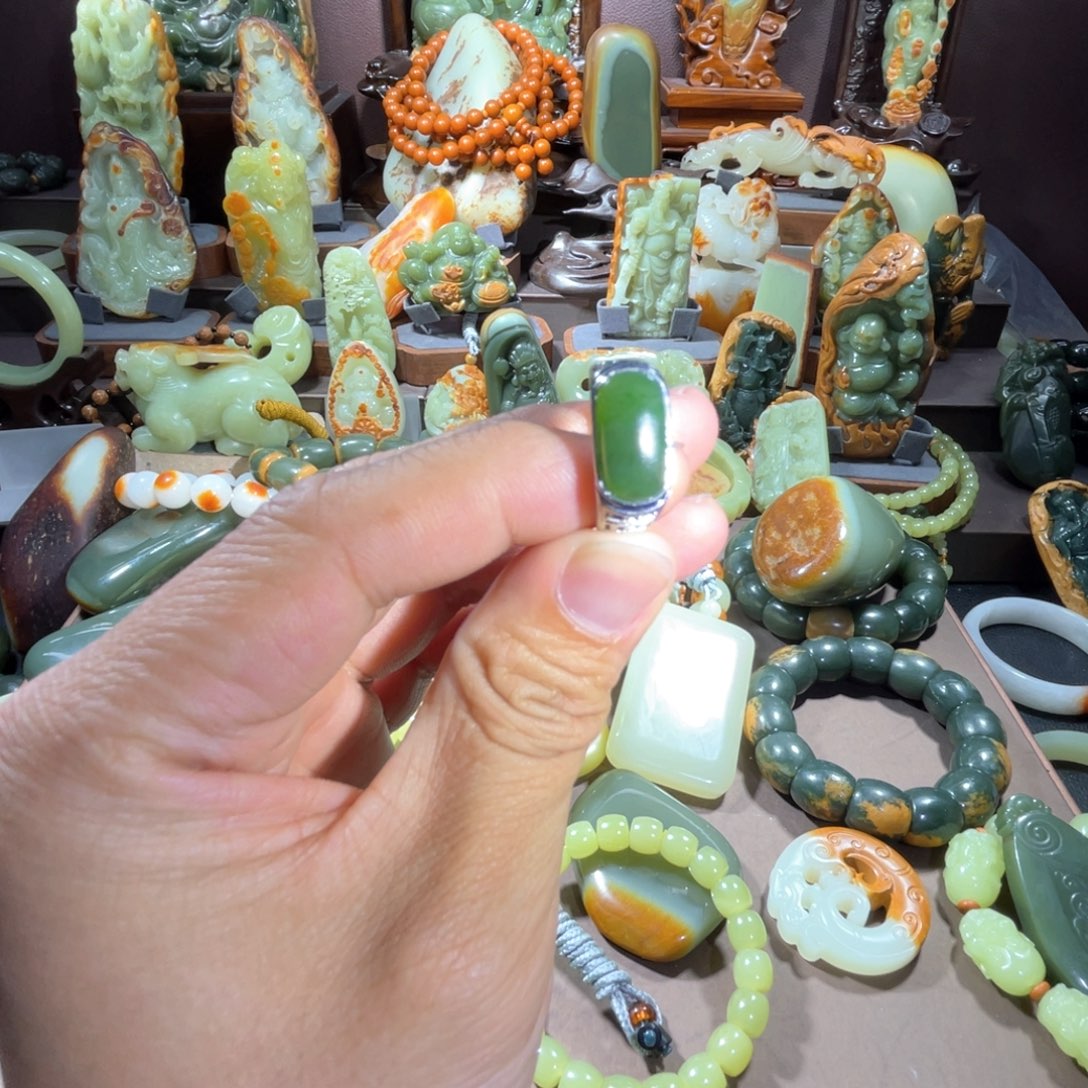 透闪石质玉戒指未镶嵌袀*