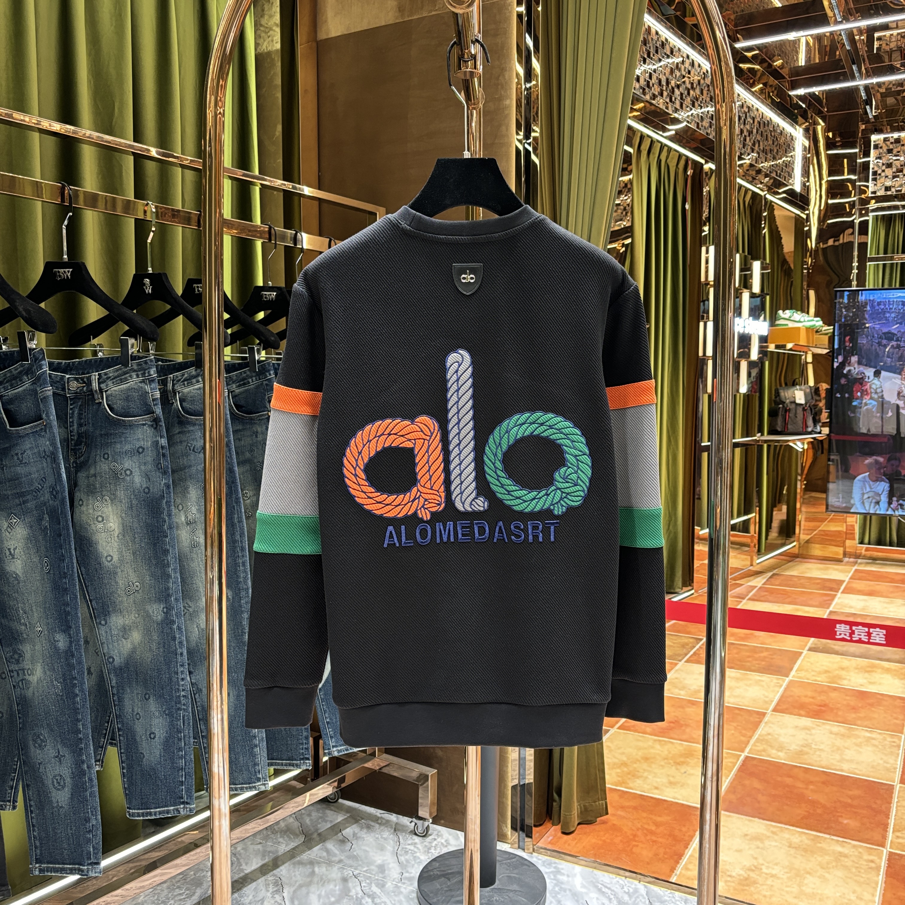 BO-YY 2025秋季新品高级感时尚潮流百搭刺绣卫衣-25740