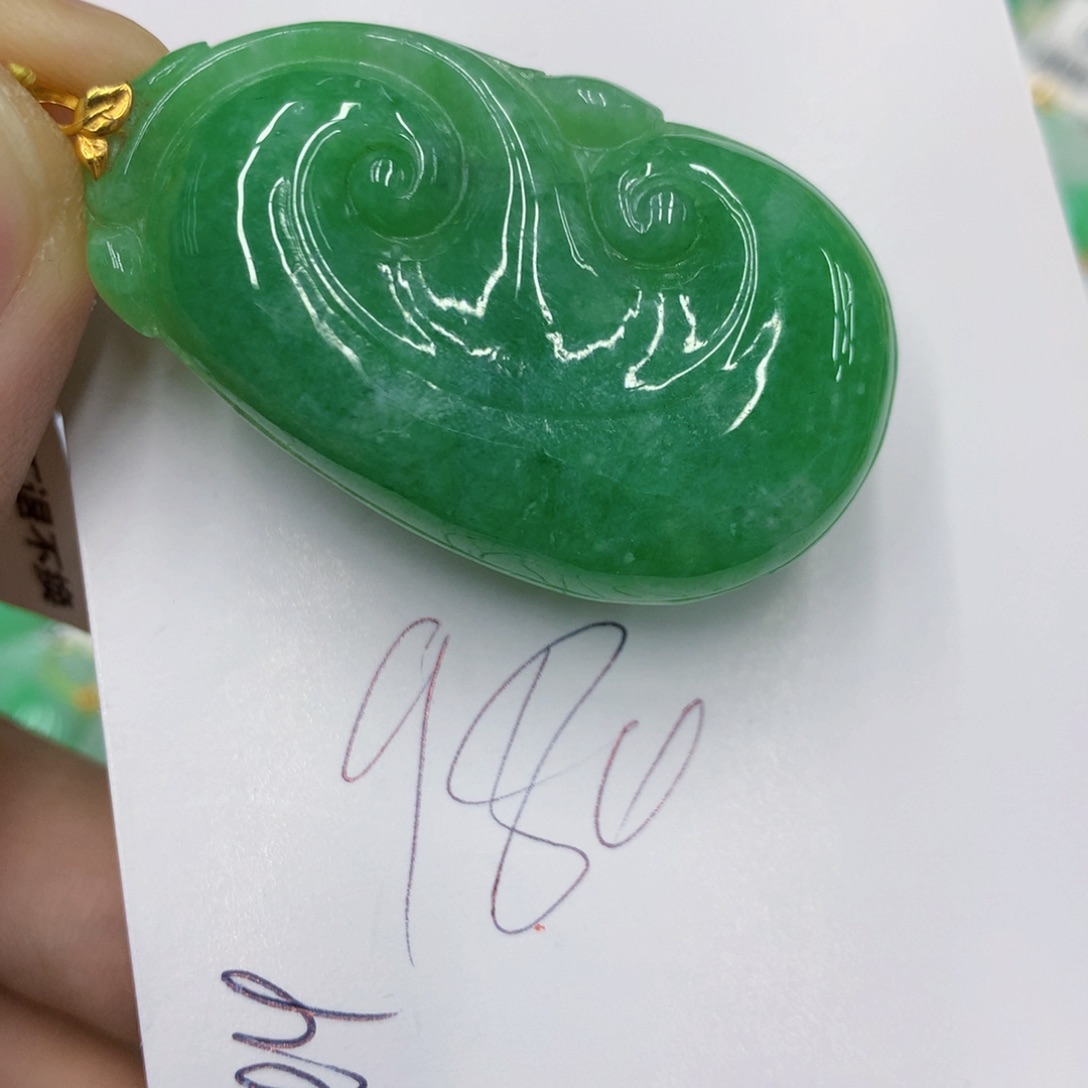 翡翠颈饰18K金镶嵌翡翠