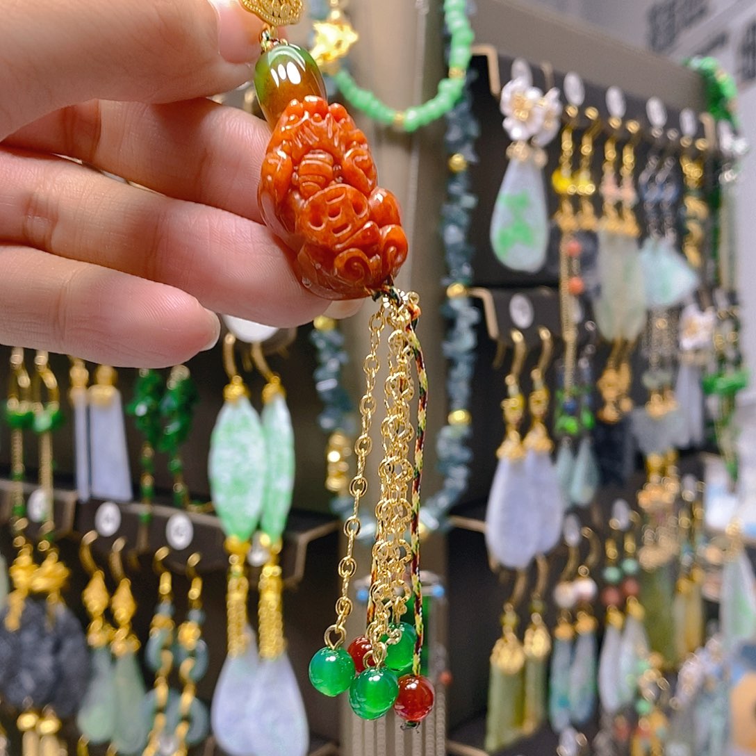 未镶嵌翡翠耳饰翡翠