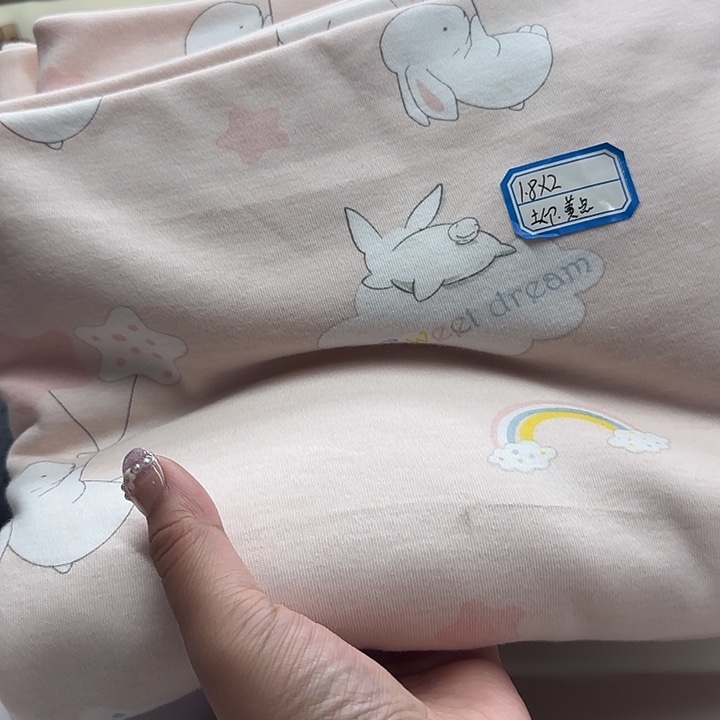 粉色小兔子针织棉毛2米 土印偶尔有黄点